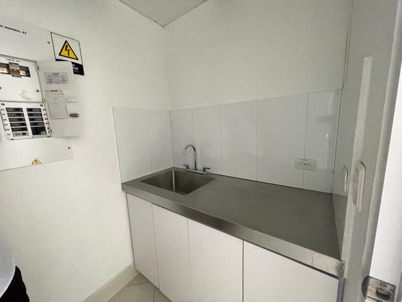 Oficina en arriendo en El Poblado, Medellín, 92 m² · foto 11 de 11