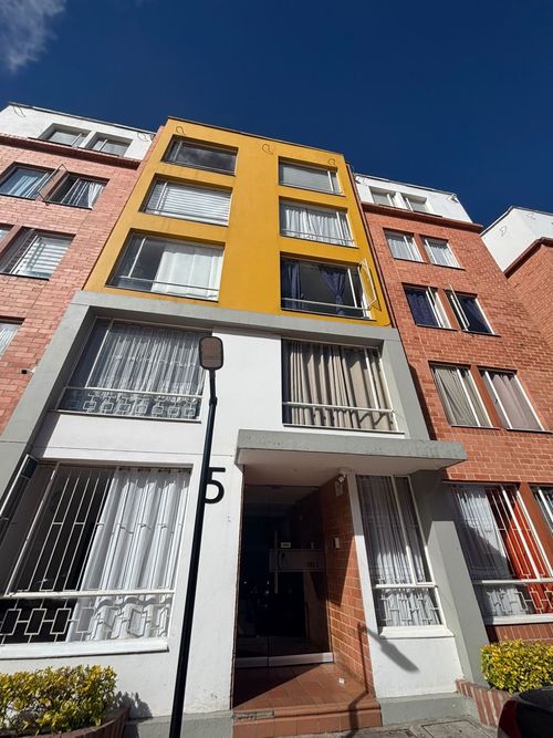 Apartamento de 2 alcobas en venta en Villa Hermosa, Bogotá, 50 m² · foto 2 de 15