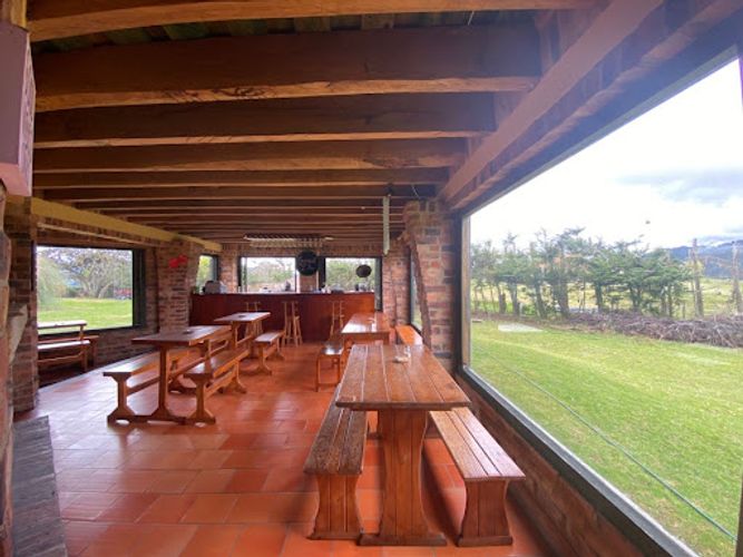 Casa de 4 alcobas en venta en Centro Tuya, La Calera, 400 m² · foto 2 de 19