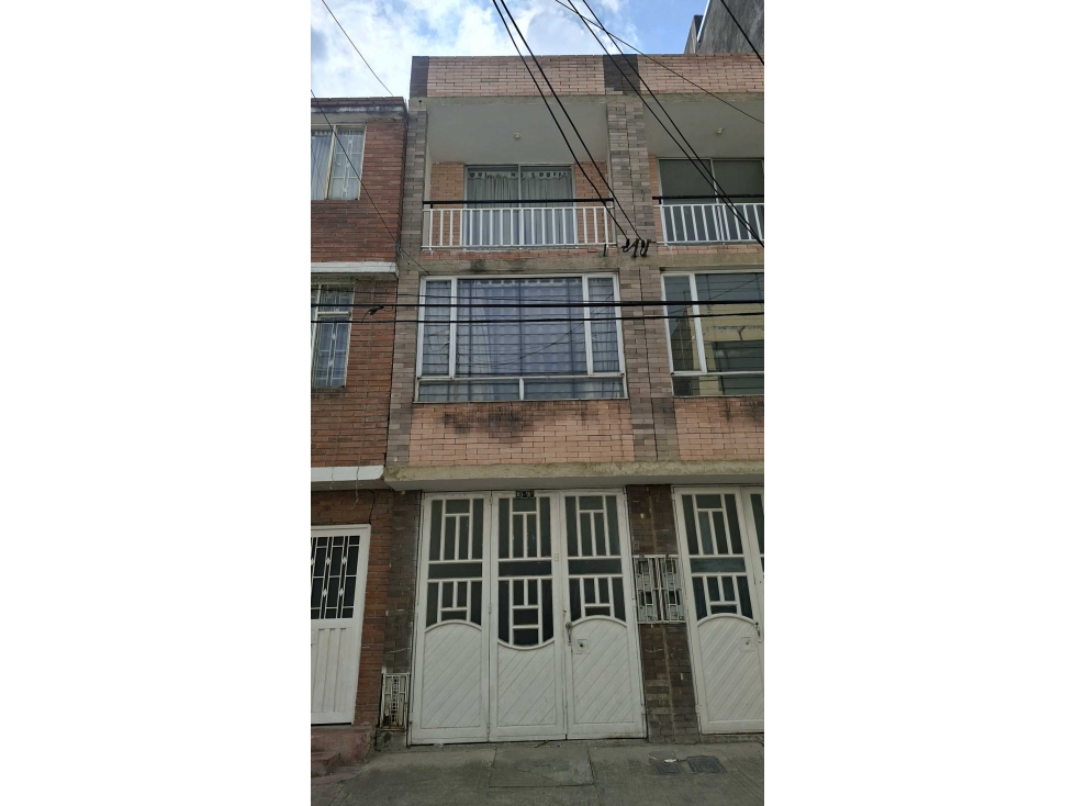 Casa en venta en Kennedy Central, Bogotá · foto 2 de 24