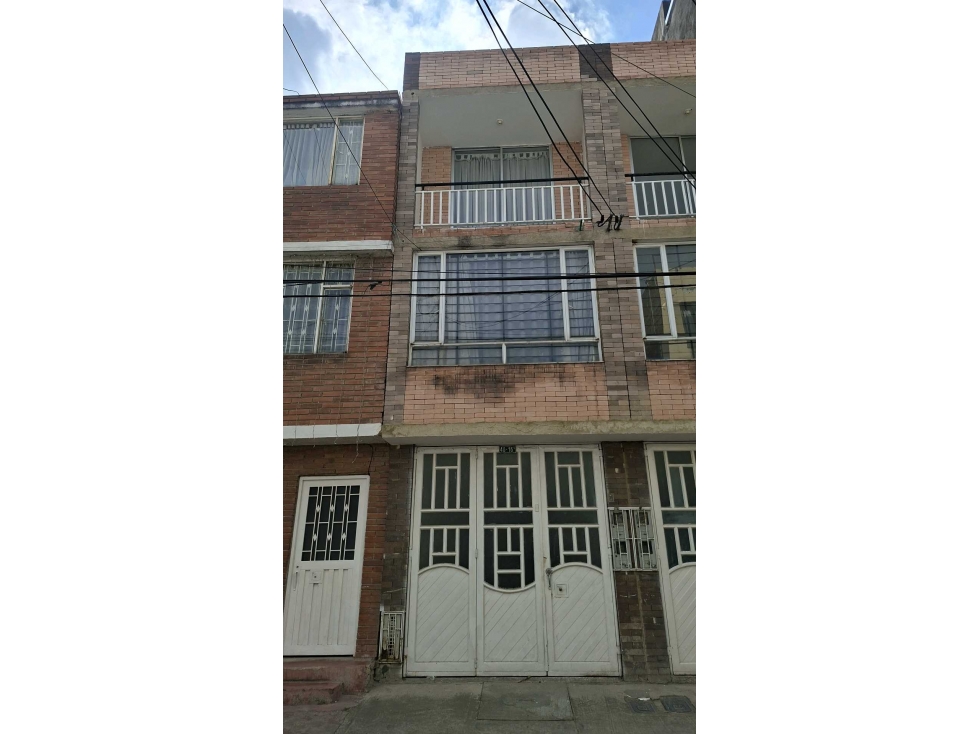 Casa en venta en Kennedy Central, Bogotá · foto 3 de 24