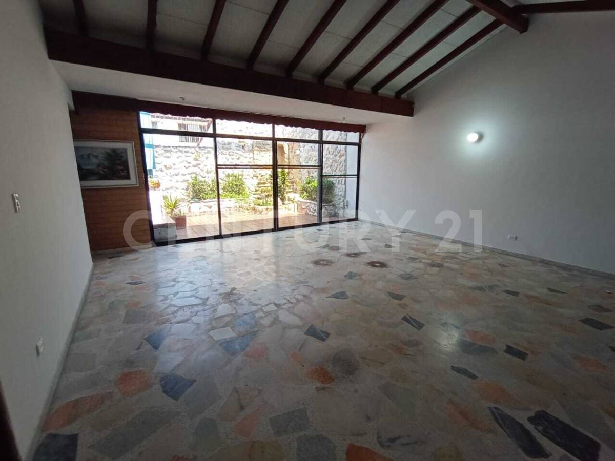 Casa de 5 habitaciones en venta en Mayapan las Vegas, Cali — imagen 1 de 25