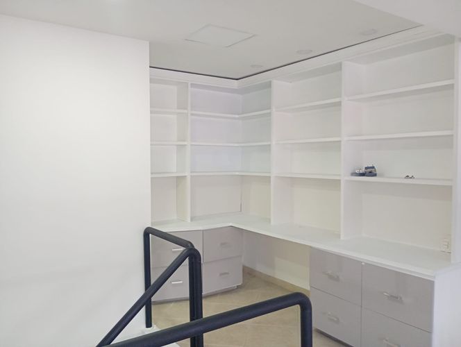 Oficina en arriendo en Oviedo, Medellín, 50 m² · foto 2 de 9