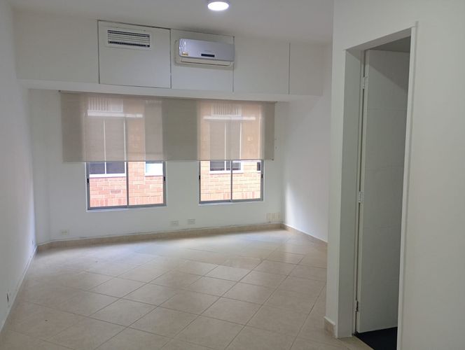 Oficina en arriendo en Oviedo, Medellín, 50 m² · foto 7 de 9