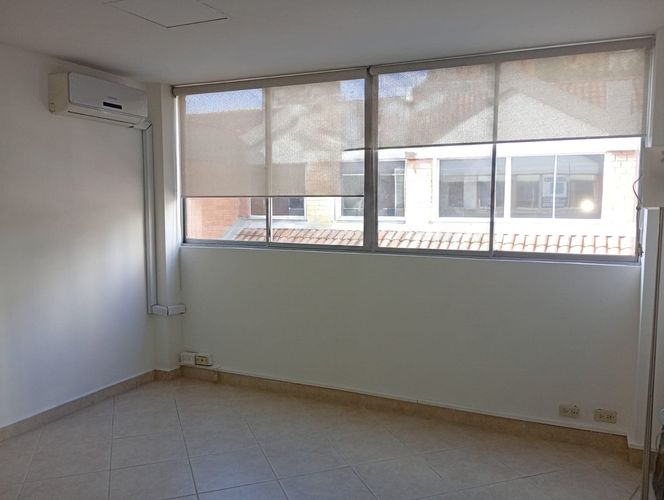 Oficina en arriendo en Oviedo, Medellín, 50 m² · foto 5 de 9