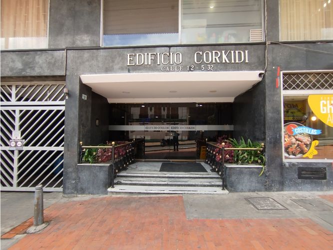 Apartaestudio en venta en La Candelaria, Bogotá, 577 m² · foto 4 de 24