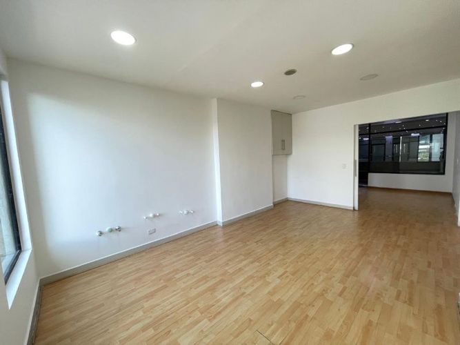 Oficina en arriendo en El Poblado, Medellín, 105 m² · foto 2 de 10