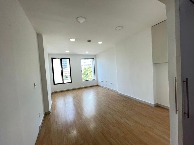 Oficina en arriendo en El Poblado, Medellín, 105 m² · foto 4 de 10