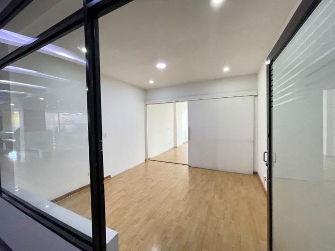 Oficina en arriendo en El Poblado, Medellín, 105 m² · foto 6 de 10