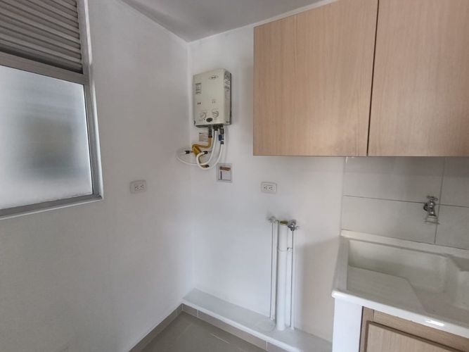 Apartamento de 2 alcobas en venta en Las Antillas, Envigado, 65 m² · foto 7 de 8