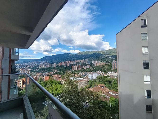 Apartamento de 2 alcobas en venta en Las Antillas, Envigado, 65 m² · foto 3 de 8