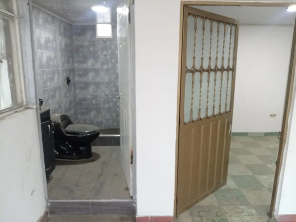 Casa en venta en Claret, Bogotá · foto 4 de 24