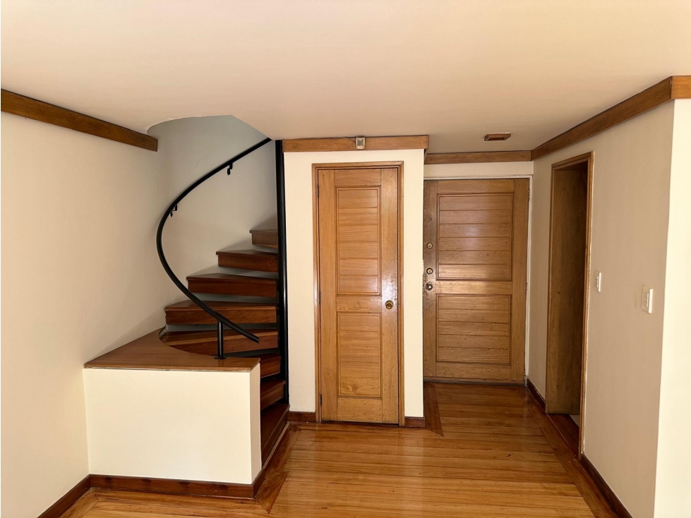Apartamento en venta en Los Rosales, Bogotá · foto 4 de 18