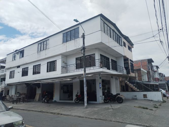 Casa de 8 alcobas en venta en La Gran Colombia, Cali, 450 m² · foto 19 de 24