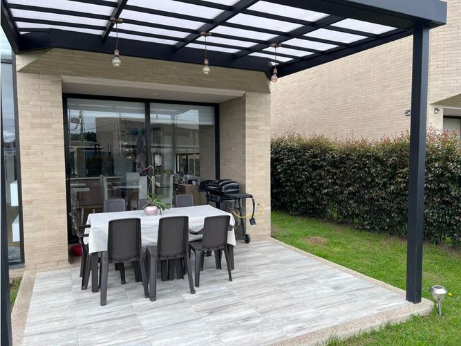 Casa de 3 alcobas en venta en Pueblo Viejo, Cota, 301 m² · foto 2 de 22