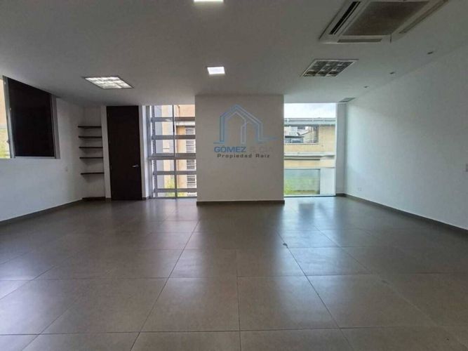 Oficina en arriendo en Milla De Oro, Medellín, 55 m² · foto 3 de 9