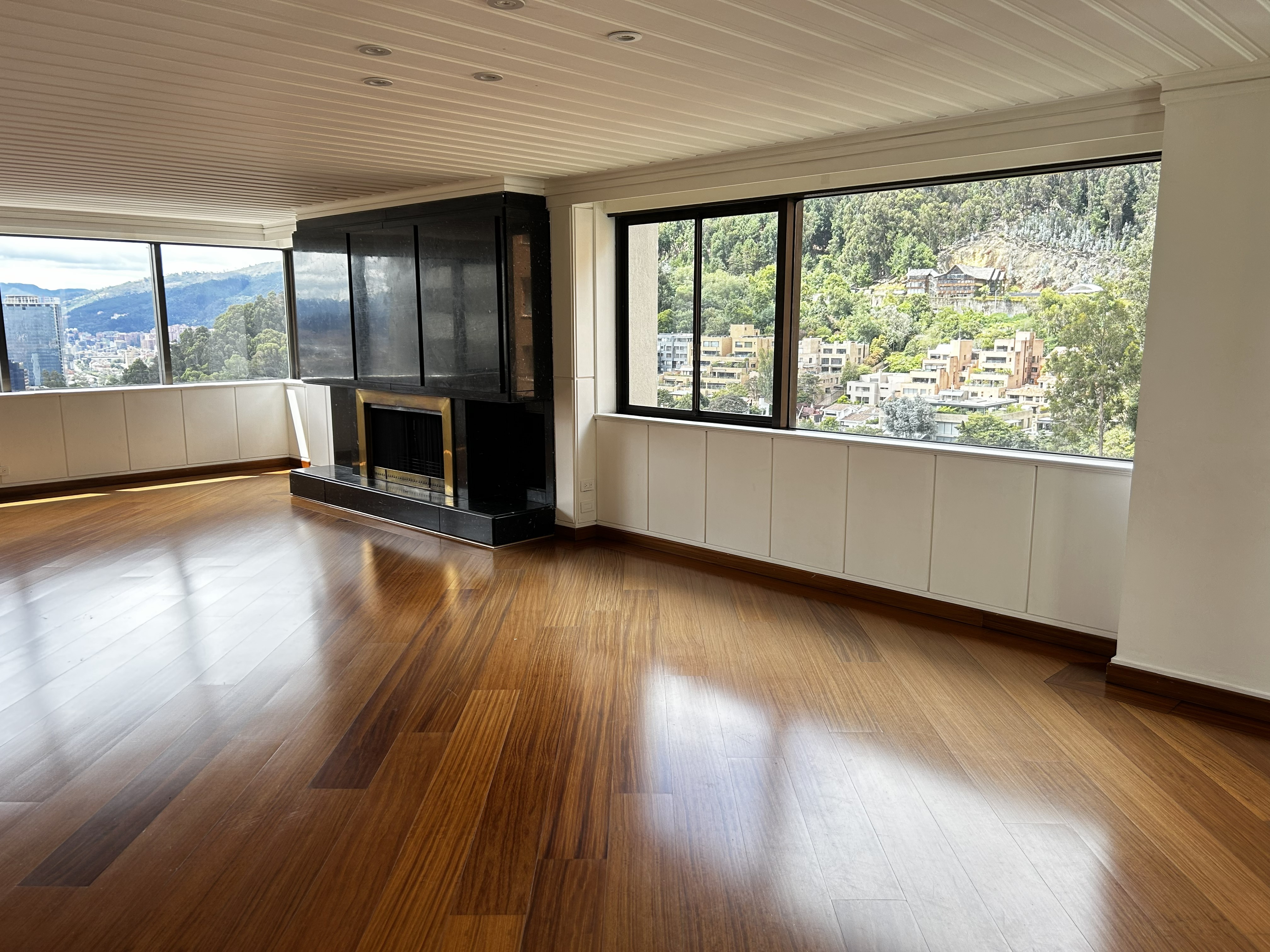 Apartamento en venta en El Refugio, Bogotá · foto 3 de 14