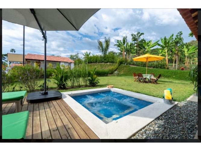 Casa de 3 alcobas en venta en Vía El Caimo, Armenia, 140 m² · foto 2 de 22