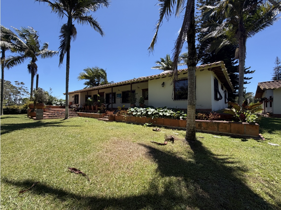 4BR Country House in San Antonio de Pereira (200 m²) for Sale - 3
