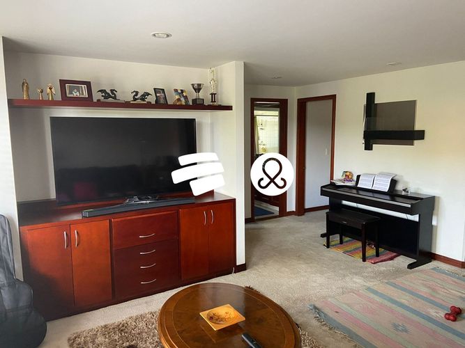 Apartamento de 4 alcobas en venta en Suba Urbano, Bogotá, 207 m² · foto 2 de 10