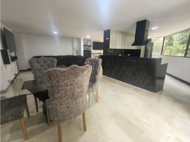 Casa de 5 alcobas en venta en Altos Del Poblado, Medellín, 480 m² · foto 2 de 24