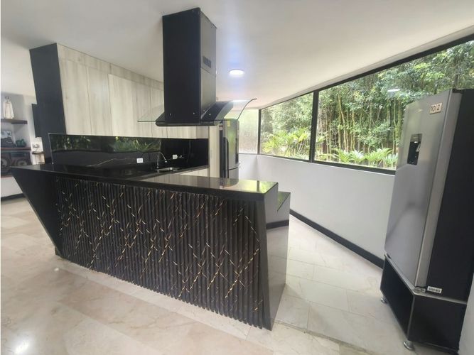 Casa de 5 alcobas en venta en Altos Del Poblado, Medellín, 480 m² · foto 4 de 24
