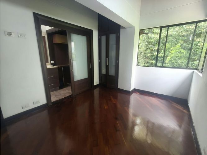 Casa de 5 alcobas en venta en Altos Del Poblado, Medellín, 480 m² · foto 16 de 24