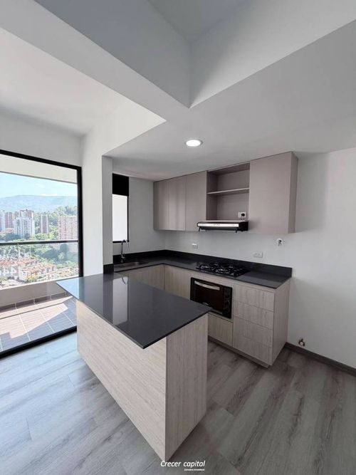 Apartamento de 2 alcobas en arriendo en Manila, Medellín, 72 m² · foto 3 de 12
