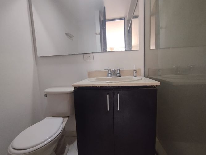 Apartamento de 3 alcobas en arriendo en El Poblado, Medellín, 87 m² · foto 15 de 16