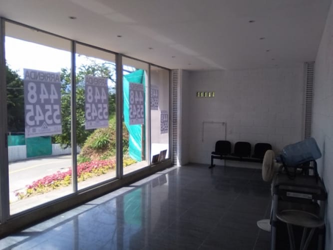 Local en venta en Calasanz, Medellín, 35 m² · foto 2 de 8