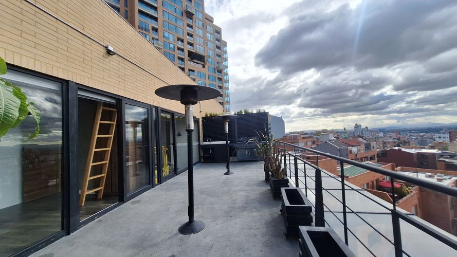 Apartamento de 2 alcobas en venta en Chapinero Alto, Bogotá, 203 m² · foto 2 de 24