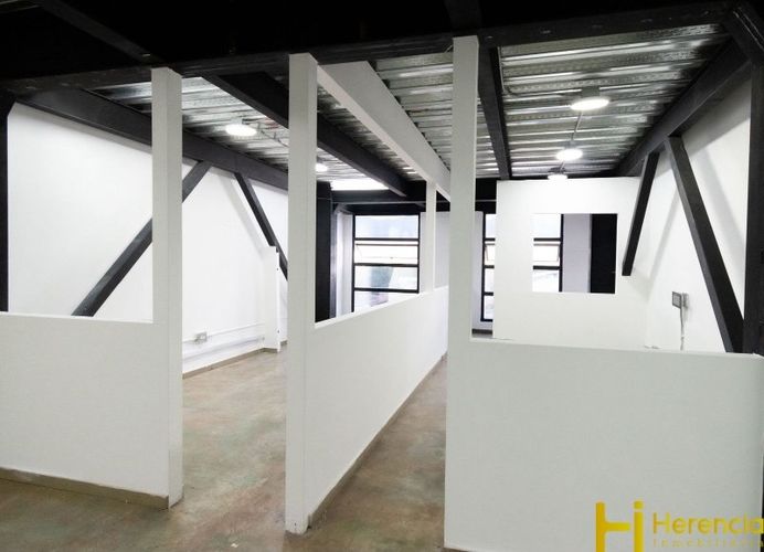 Bodega en arriendo en Campo Amor, Medellín, 100 m² · foto 3 de 9