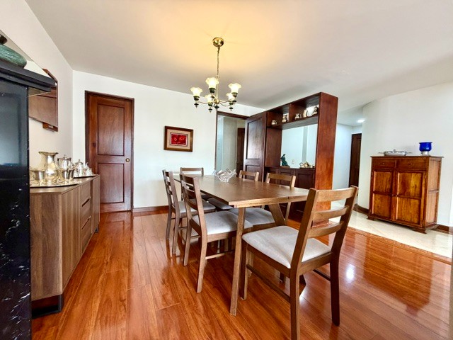 Apartamento en venta en Santa Barbara, Bogotá · foto 8 de 24
