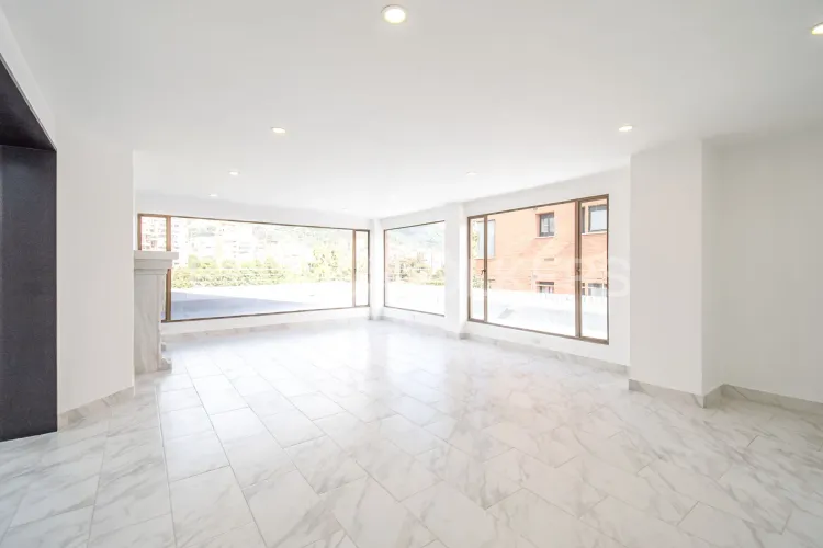 Apartamento de 5 alcobas en venta en La Carolina, Bogotá, 434 m² · foto 2 de 24