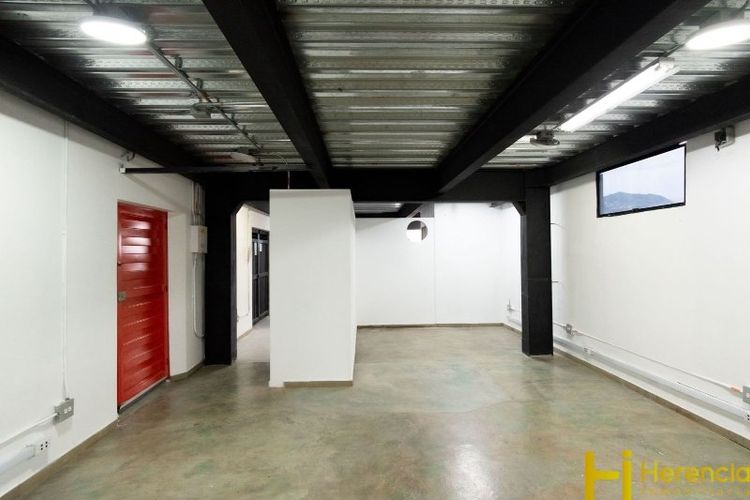 Bodega en arriendo en Campo Amor, Medellín, 100 m² · foto 8 de 10