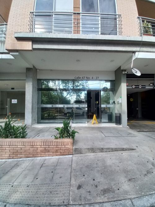 Apartamento de 3 alcobas en venta en Picaleña Y Mirolindo, Ibagué, 98 m² · foto 2 de 24