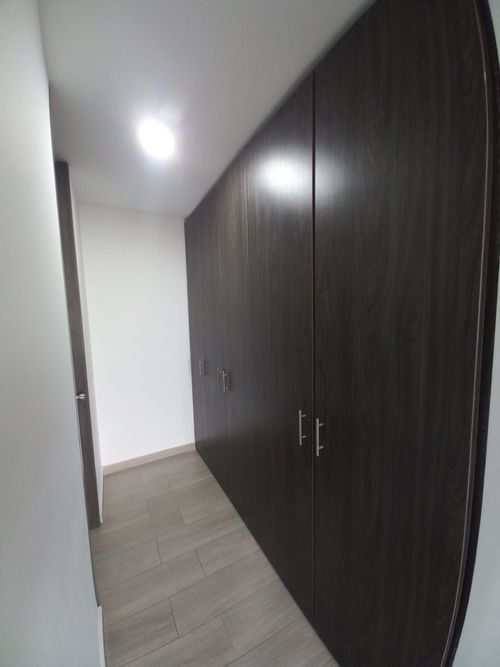 Apartamento de 3 alcobas en venta en Picaleña Y Mirolindo, Ibagué, 98 m² · foto 11 de 24