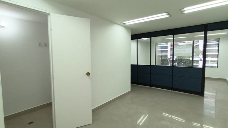 Oficina en venta en Patio Bonito, Medellín, 38 m² · foto 2 de 13