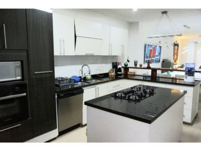 Casa de 5 alcobas en venta en El Bosque, Cali, 425 m² · foto 6 de 24