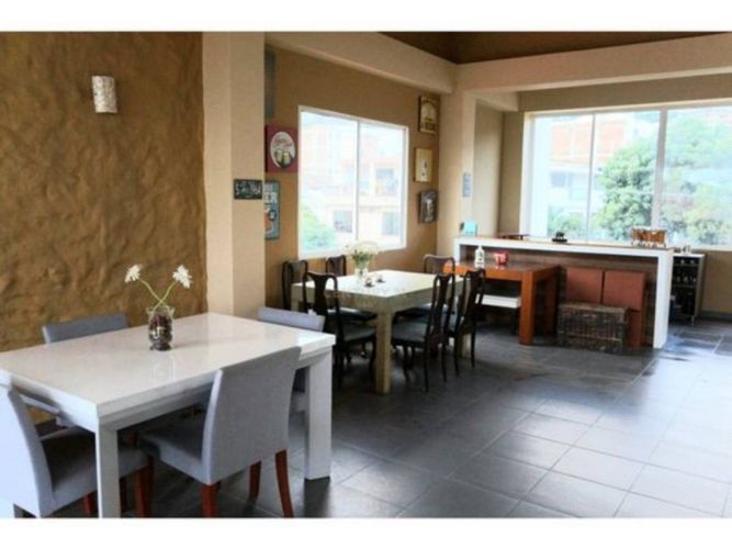 Casa de 5 alcobas en venta en El Bosque, Cali, 425 m² · foto 21 de 24