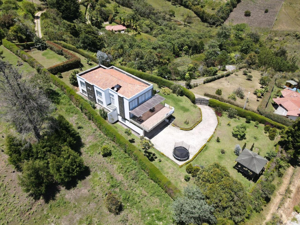 5BR Country House in Cuchillas de san jose (364 m²) for Sale