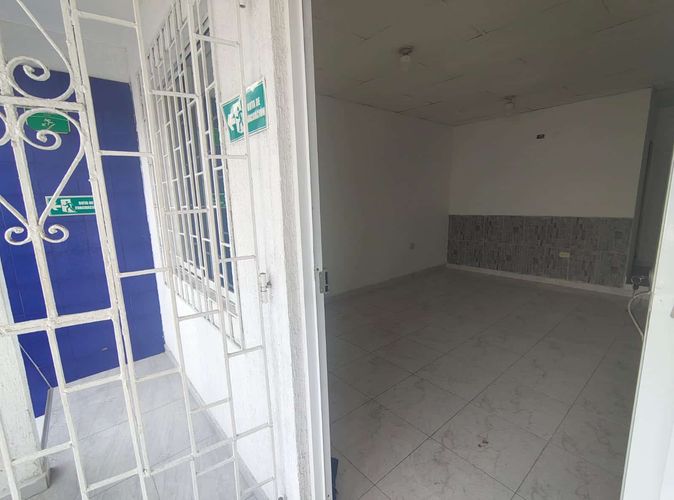 Oficina en arriendo en El Bosque, Cartagena, 25 m² · foto 2 de 13