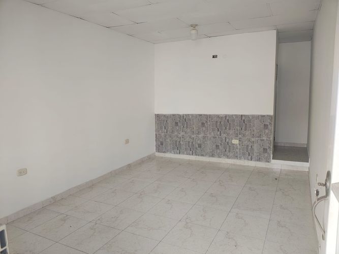 Oficina en arriendo en El Bosque, Cartagena, 25 m² · foto 3 de 13