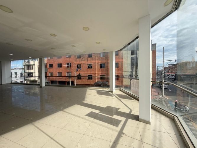 Local en arriendo en Bretaña, Cali, 358 m² · foto 8 de 24