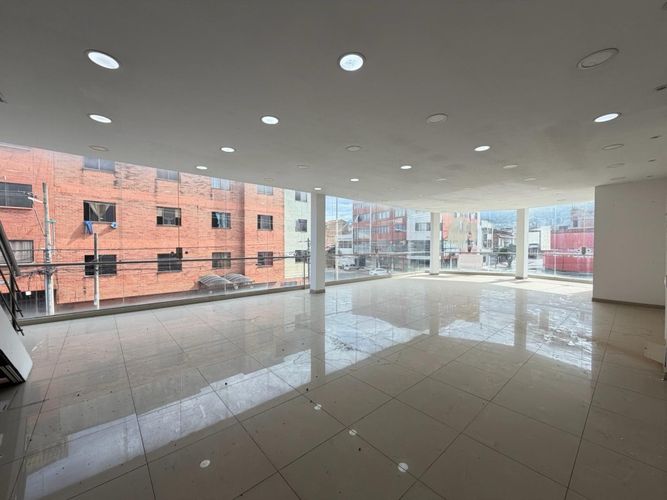 Local en arriendo en Bretaña, Cali, 358 m² · foto 11 de 24