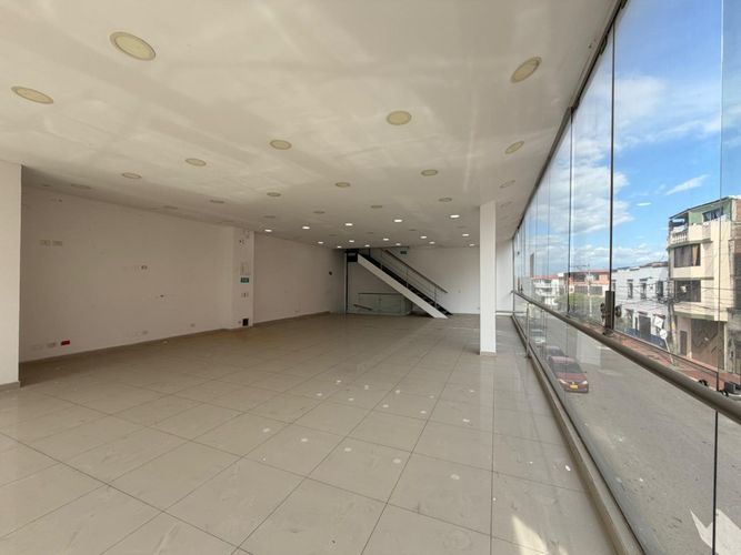 Local en arriendo en Bretaña, Cali, 358 m² · foto 13 de 24