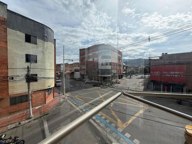 Local en arriendo en Bretaña, Cali, 358 m² · foto 14 de 24