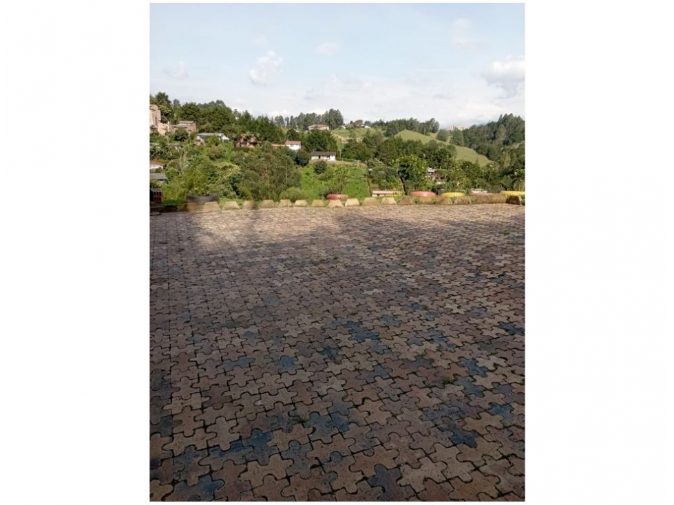 4BR Country House in Abreo (2900 m²) for Sale