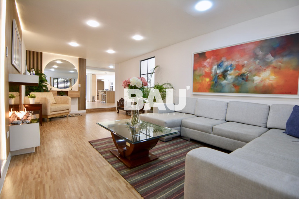 Casa en venta en Cedritos, Bogotá · foto 2 de 24