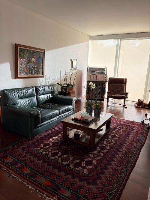 Apartamento de 3 alcobas en venta en Los Rosales, Bogotá, 440 m² · foto 2 de 11